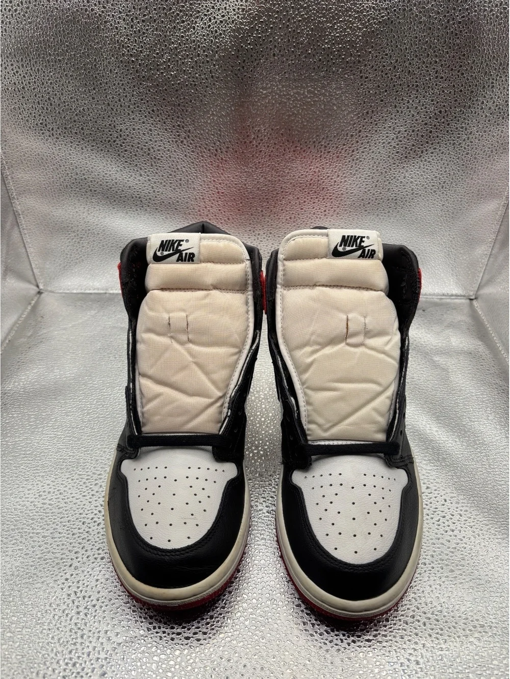 Air Jordan 1 retro high satin black toe